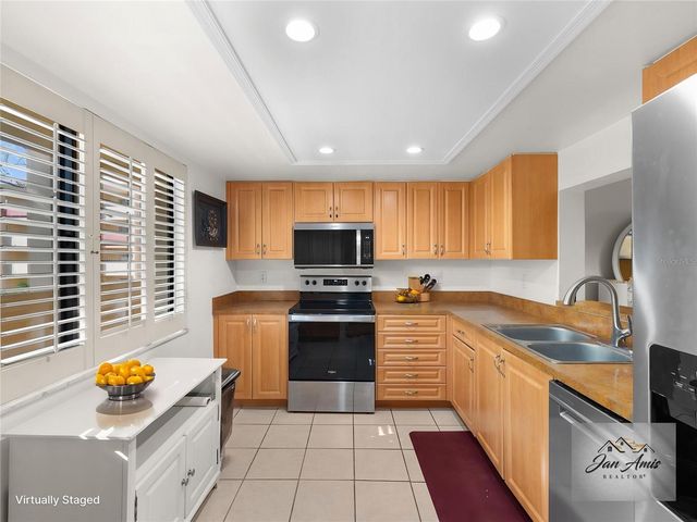 3076 EASTLAND BOULEVARD 210, Clearwater, FL 33761