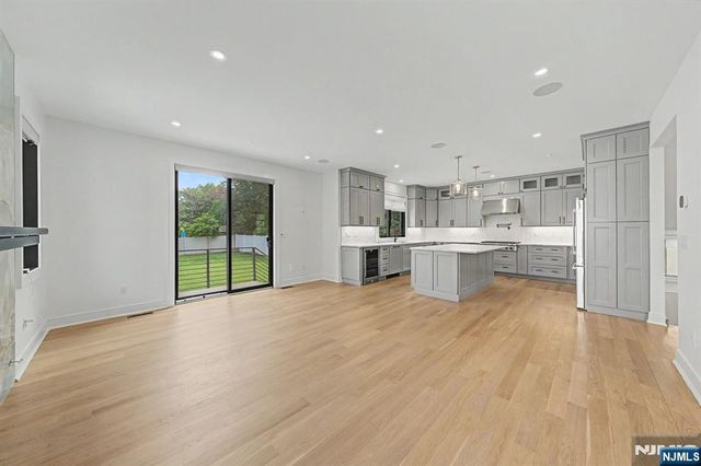 67 Westervelt Place, Cresskill, NJ 07626