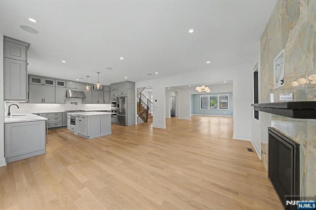 67 Westervelt Place, Cresskill, NJ 07626