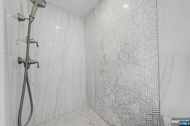 67 Westervelt Place, Cresskill, NJ 07626