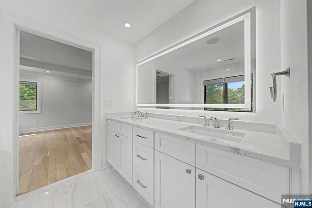 67 Westervelt Place, Cresskill, NJ 07626
