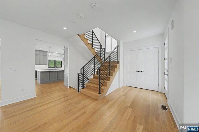 67 Westervelt Place, Cresskill, NJ 07626