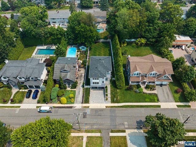 67 Westervelt Place, Cresskill, NJ 07626