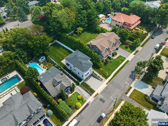 67 Westervelt Place, Cresskill, NJ 07626