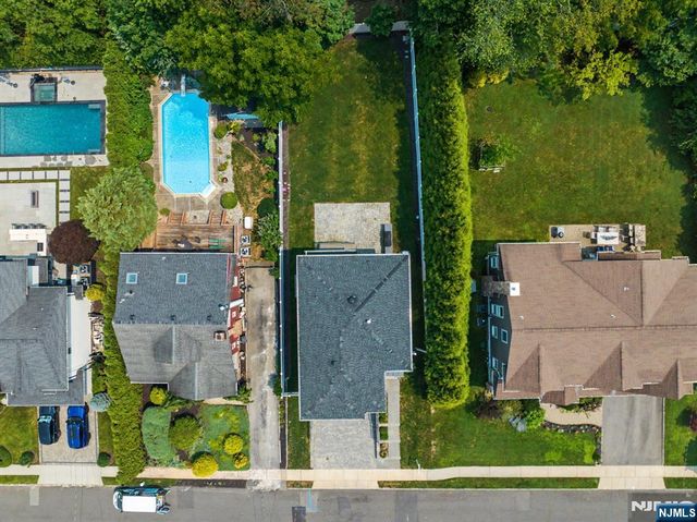 67 Westervelt Place, Cresskill, NJ 07626