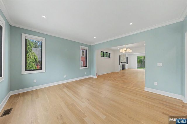 67 Westervelt Place, Cresskill, NJ 07626