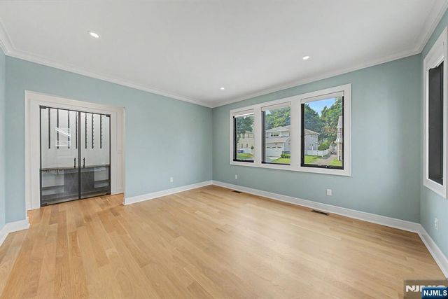 67 Westervelt Place, Cresskill, NJ 07626