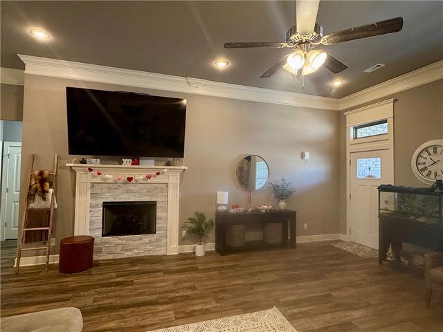 447 Payton Place, Farmington, AR 72730