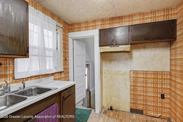 307 E Mount Hope Avenue, Lansing, MI 48910