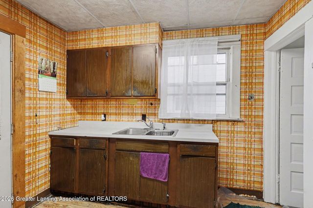 307 E Mount Hope Avenue, Lansing, MI 48910