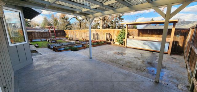 2381 Brentwood Street, Medford, OR 97504