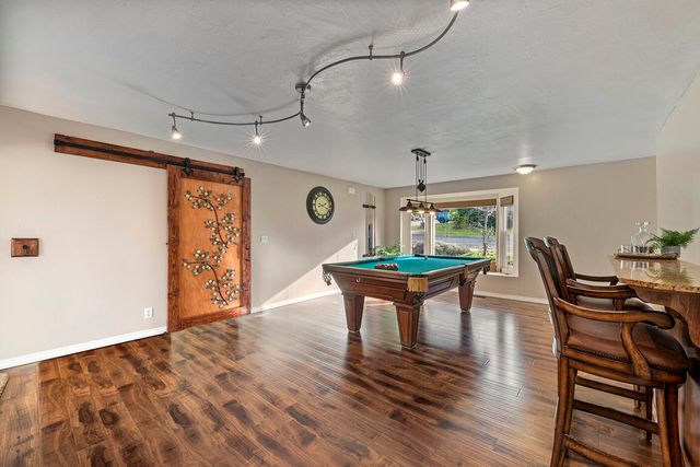 2381 Brentwood Street, Medford, OR 97504