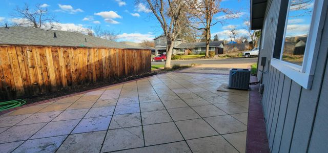 2381 Brentwood Street, Medford, OR 97504