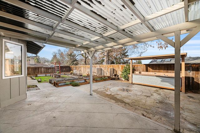 2381 Brentwood Street, Medford, OR 97504