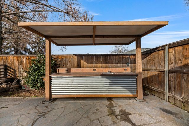 2381 Brentwood Street, Medford, OR 97504