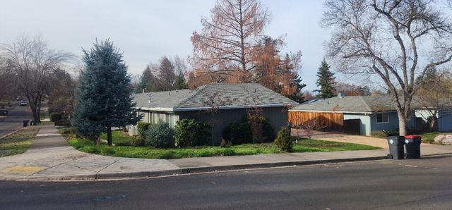 2381 Brentwood Street, Medford, OR 97504