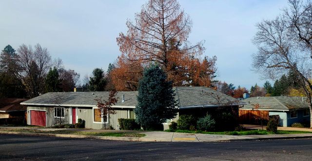 2381 Brentwood Street, Medford, OR 97504