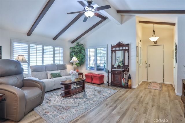 1529 Wood Lake 3, Santa Ana, CA 92705