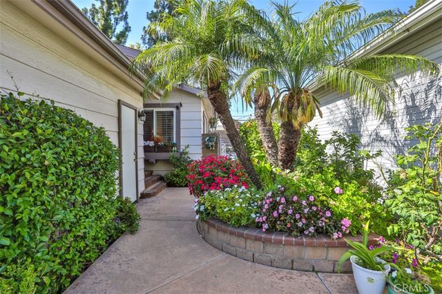 1529 Wood Lake 3, Santa Ana, CA 92705