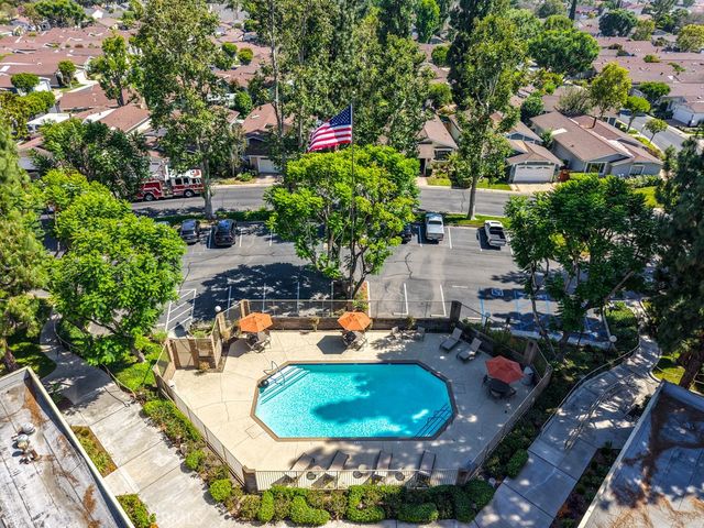 1529 Wood Lake 3, Santa Ana, CA 92705