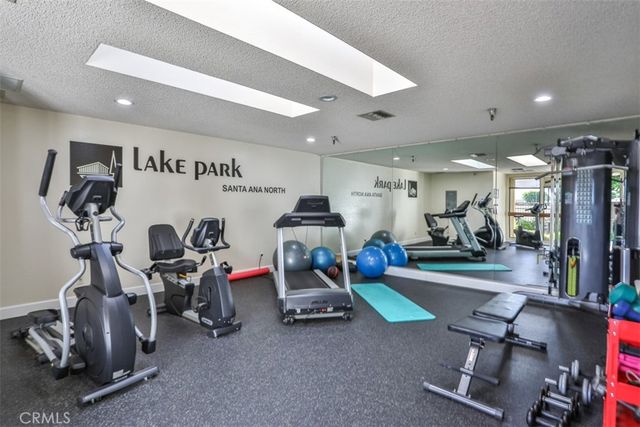 1529 Wood Lake 3, Santa Ana, CA 92705
