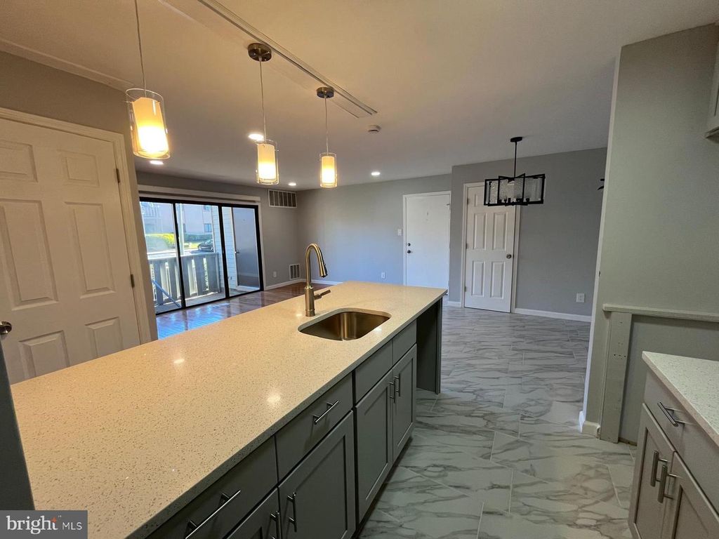 1701 WOODHOLLOW DR, Marlton, NJ 08053