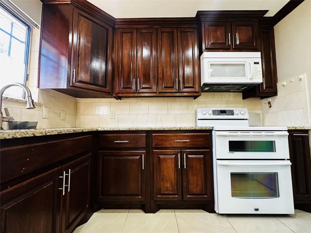 6646 E Lovers Lane 1105, Dallas, TX 75214