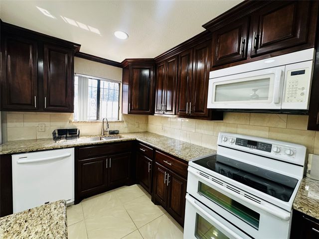 6646 E Lovers Lane 1105, Dallas, TX 75214