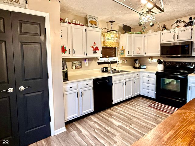 1062 Berwyn Road, New Whiteland, IN 46184