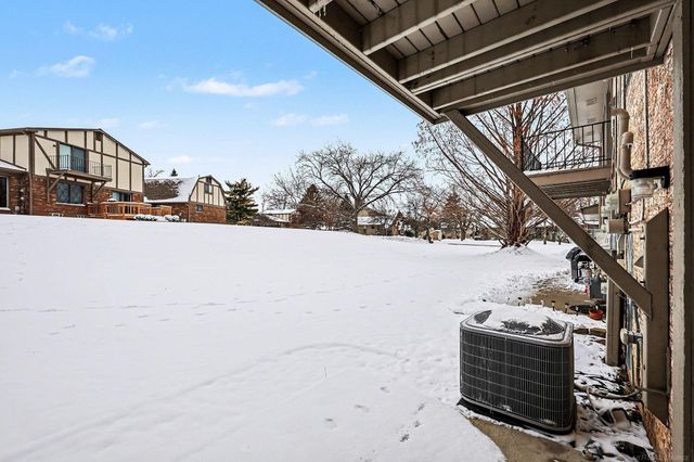 1891 Meadow Dale Court, Rochester Hills, MI 48309