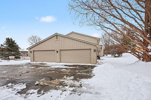 1891 Meadow Dale Court, Rochester Hills, MI 48309