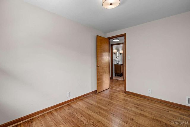 2562 Montana Avenue, Cincinnati, OH 45211