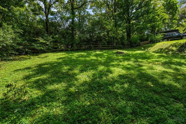 2562 Montana Avenue, Cincinnati, OH 45211