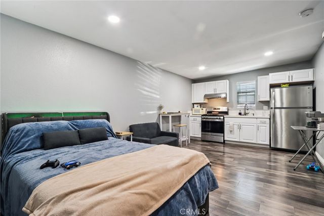 38465 12th Street E, Palmdale, CA 93550