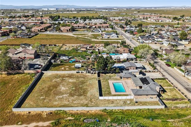 38465 12th Street E, Palmdale, CA 93550