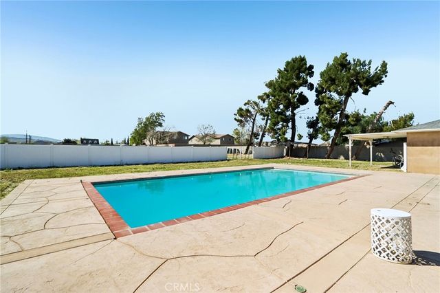 38465 12th Street E, Palmdale, CA 93550