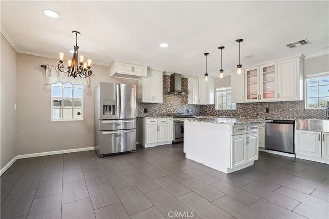 38465 12th Street E, Palmdale, CA 93550