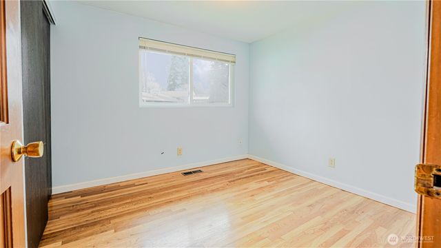 3319 S 249th Place, Kent, WA 98032