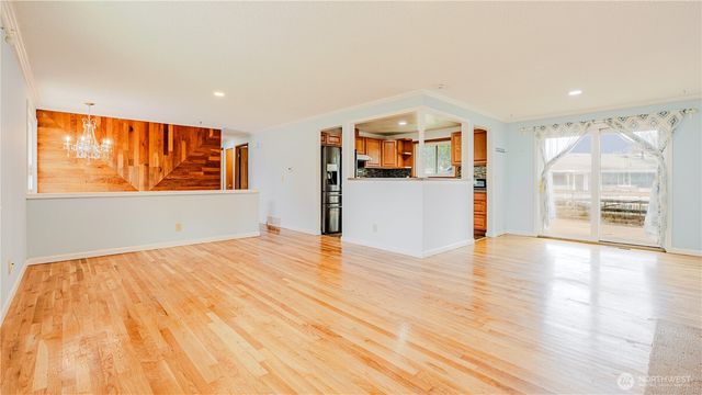 3319 S 249th Place, Kent, WA 98032