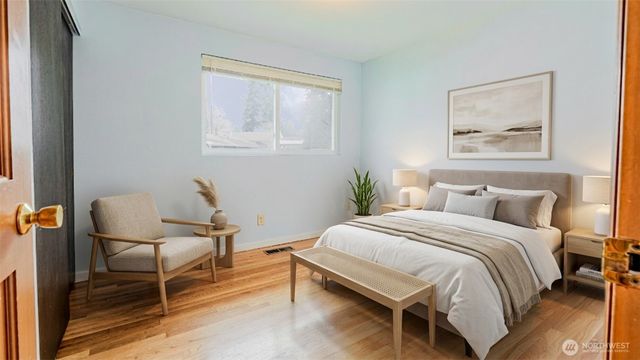 3319 S 249th Place, Kent, WA 98032