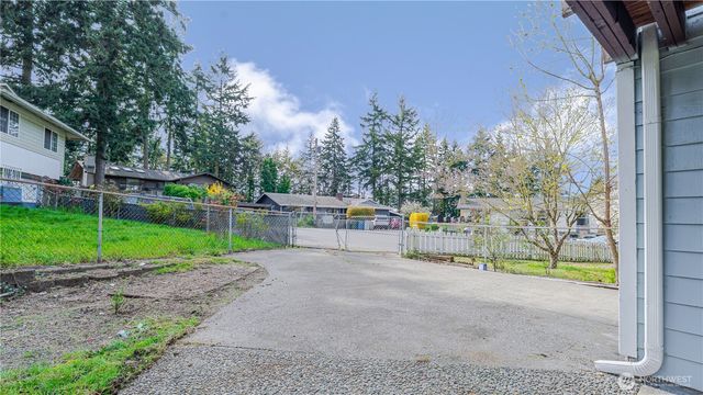 3319 S 249th Place, Kent, WA 98032
