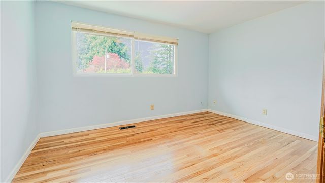 3319 S 249th Place, Kent, WA 98032