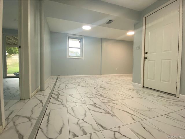 43 Newtown Avenue, Selden, NY 11784