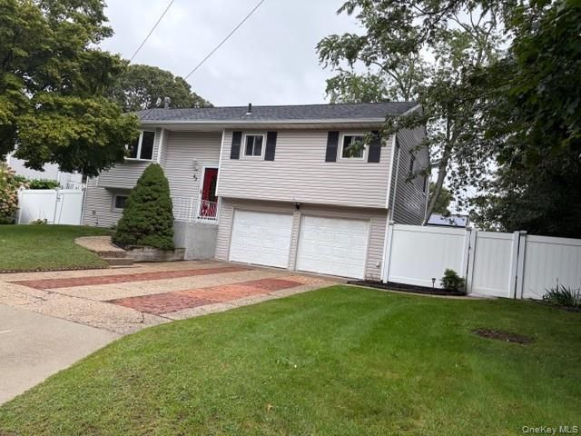 43 Newtown Avenue, Selden, NY 11784