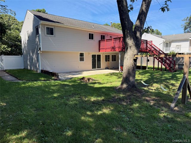 43 Newtown Avenue, Selden, NY 11784