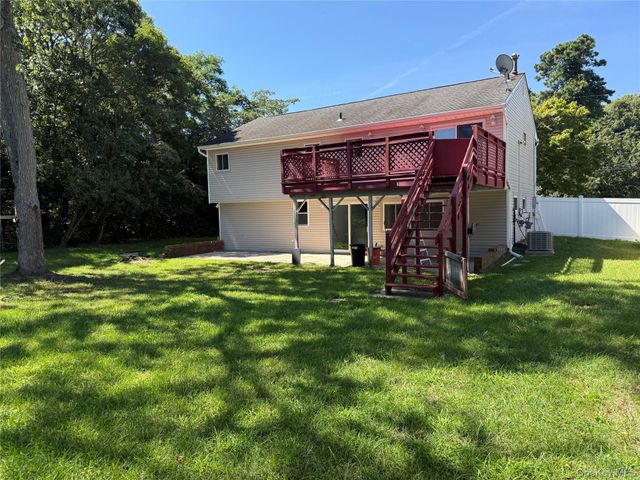 43 Newtown Avenue, Selden, NY 11784