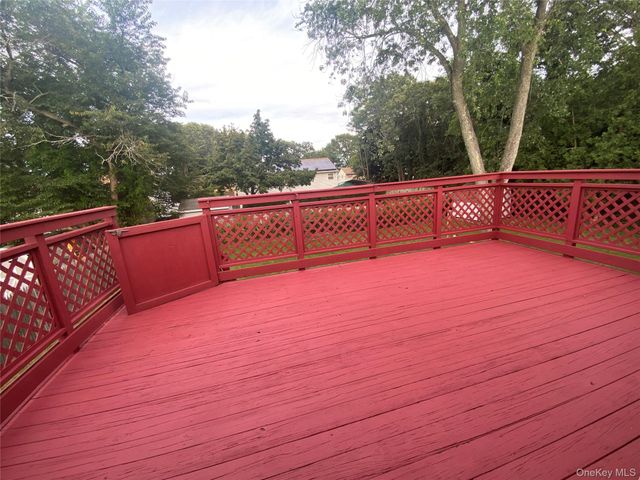 43 Newtown Avenue, Selden, NY 11784