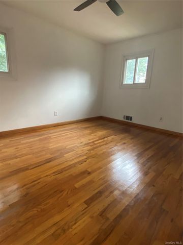 43 Newtown Avenue, Selden, NY 11784