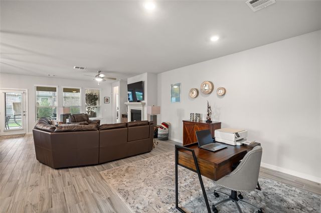 305 Royal Lily Trail, Montgomery, TX 77316