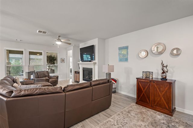 305 Royal Lily Trail, Montgomery, TX 77316